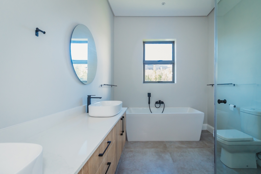 4 Bedroom Property for Sale in Kingswood Golf Estate Western Cape